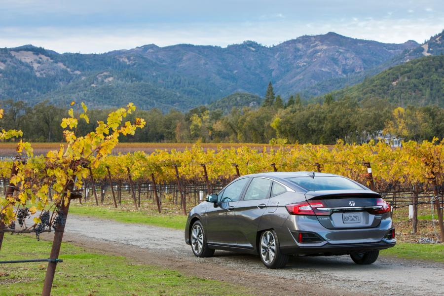  Honda Clarity Plug-In Hybrid 2017 года  (NA) (фото 40 из 84)